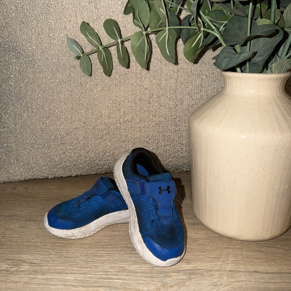 Under Armour Kids' Black and Blue Sneakers